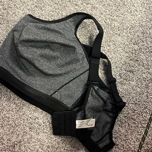 NEW Wacoal supportive sports bra.